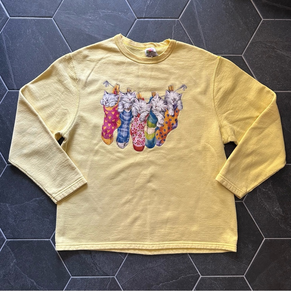 VTG Cats Kittens in Socks Light Yellow Crewneck Sweatshirt